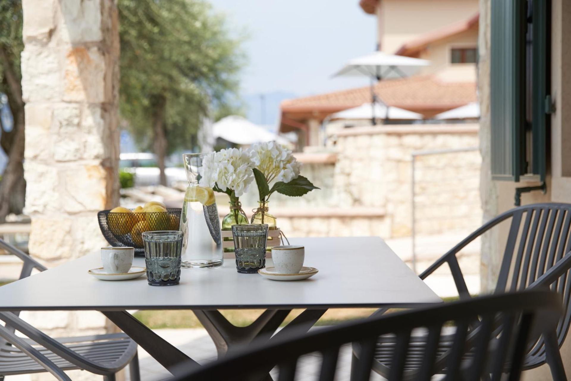 June Stay Lake Garda Brenzone sul Garda Exterior photo