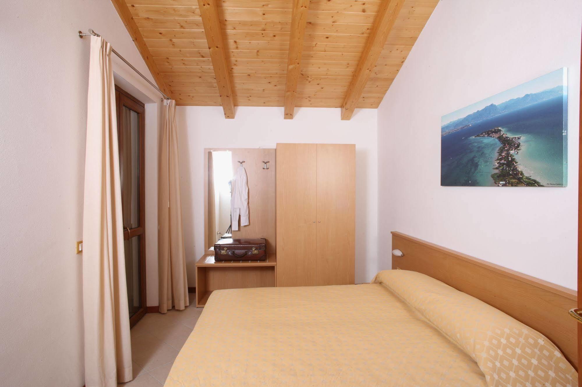 June Stay Lake Garda Brenzone sul Garda Exterior photo