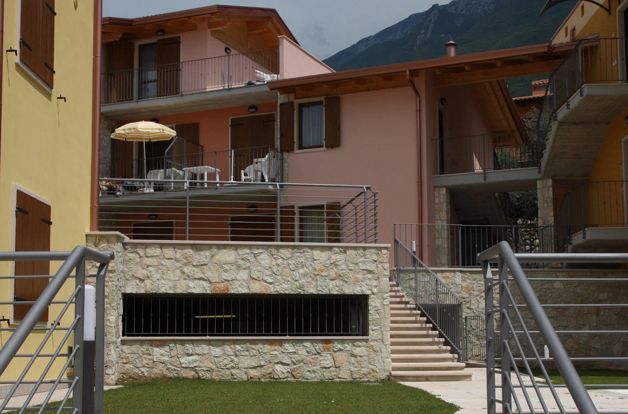 June Stay Lake Garda Brenzone sul Garda Exterior photo