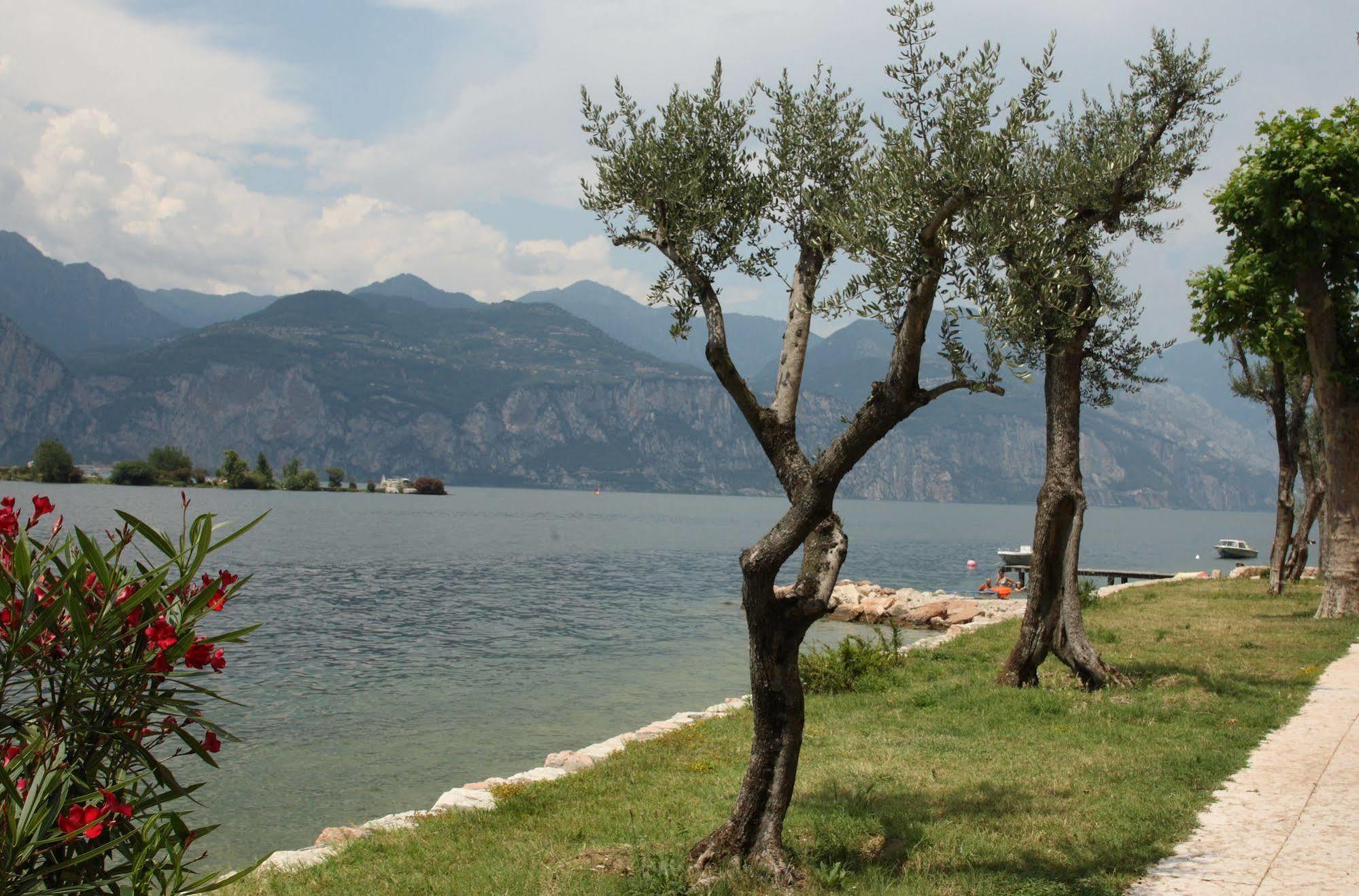 June Stay Lake Garda Brenzone sul Garda Exterior photo